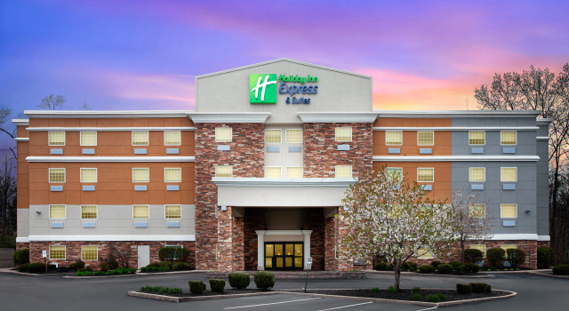 Holiday Inn Express & Suites - North Carmel / Westfield by IHG, Rezerwuj Hotel Hotele w Westfield ze śniadaniem, Śniadanie