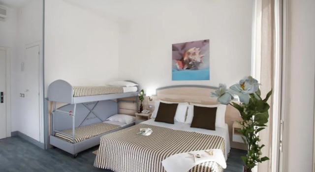 Четырёхместный номер Standard Hotel Beau Soleil