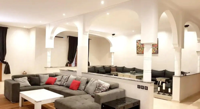 Villa with 4 Bedrooms in Marrakech, with Wonderful Mountain View, Private Pool, Enclosed Garden, Забронировать Вилла Отели Марракеш-Тенсифт-Эль-Хауз с парковкой, Парковка