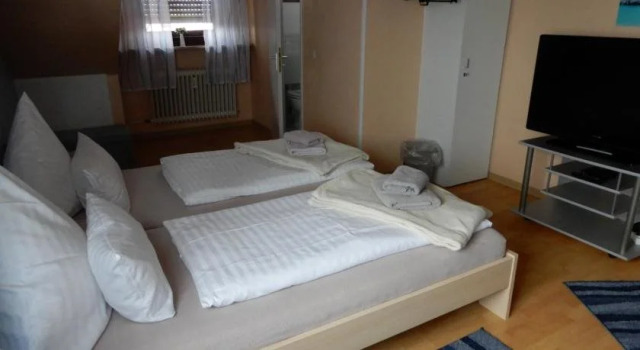 Pension Schöne Aussicht, Prenota Hotel Rheinstetten 