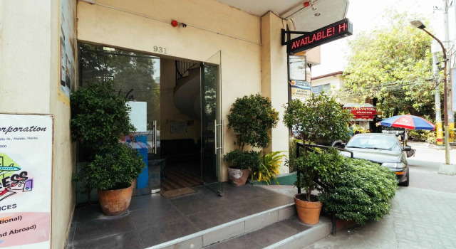 RedDoorz near Quirino Station - Vaccinated Staff, Rezerwuj Hotel Malate Metro Manila
