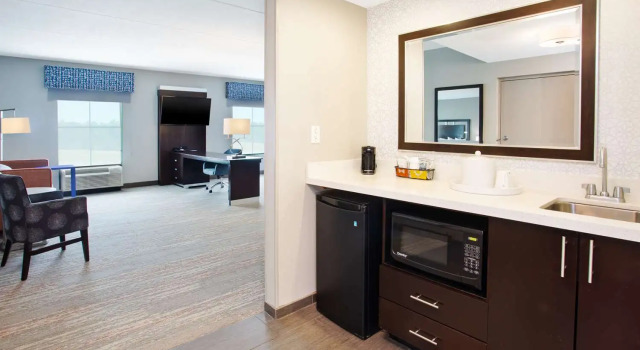 Люкс Hampton Inn & Suites Columbia/Southeast-Fort Jackson
