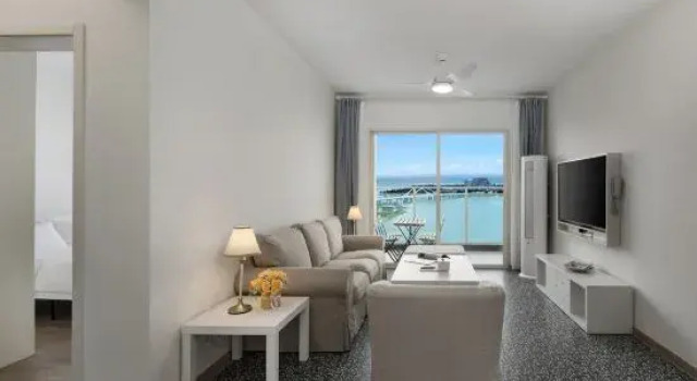 Люкс с 2 комнатами с видом на море Ithaka Silver Beach x Changxiangsi Seaview Family Hotel