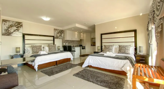 Семейный номер Standard с балконом Bar-t-nique Guest House