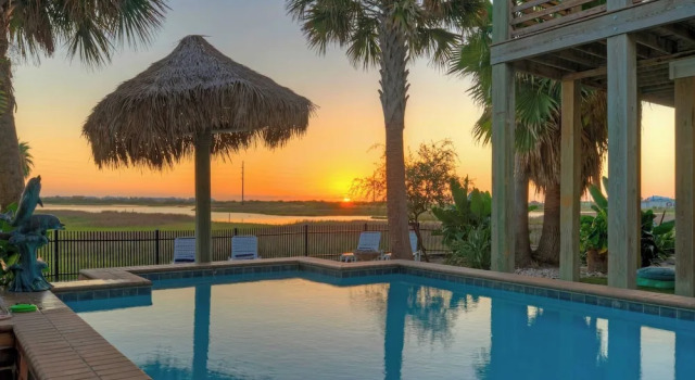 Коттедж Fish Camp Buyout by Avantstay Unique 6bdr Escape, Private Pool + Views!