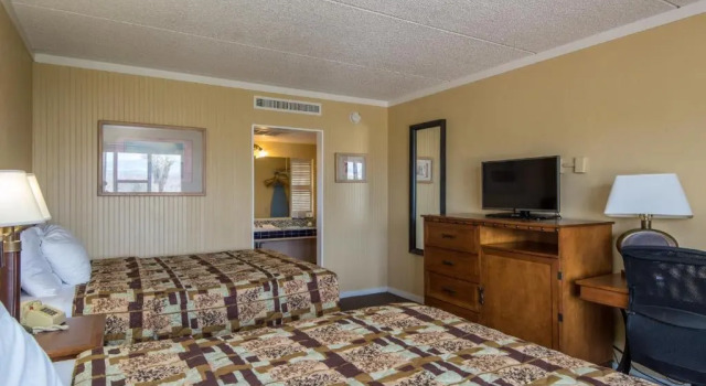 Четырёхместный номер Standard Tombstone Lookout Lodge, SureStay Collection by Best Western