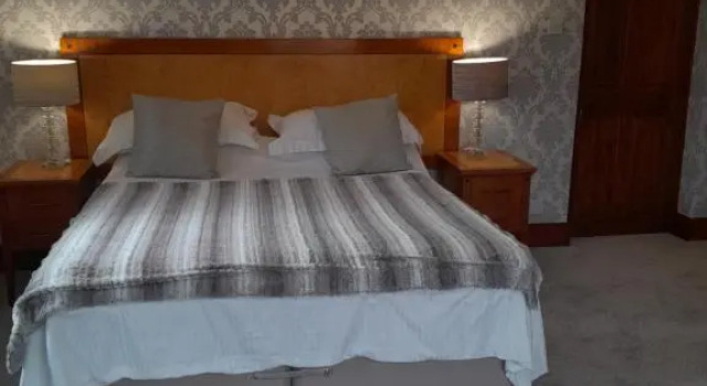 Люкс Executive Sadlers Guest House