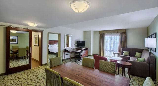 Одноместный люкс Hilton Garden Inn Durham-University Medical Center