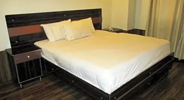 Hotel Marco Polo, Rezerwuj Hotel Tanie hotele w Lahaur, w pobliżu Lahore Stock Exchange