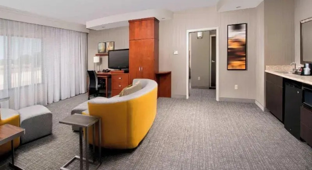 Doppel Suite Courtyard by Marriott Tyler