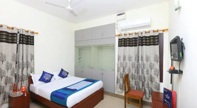 Shri Nivas Hotel