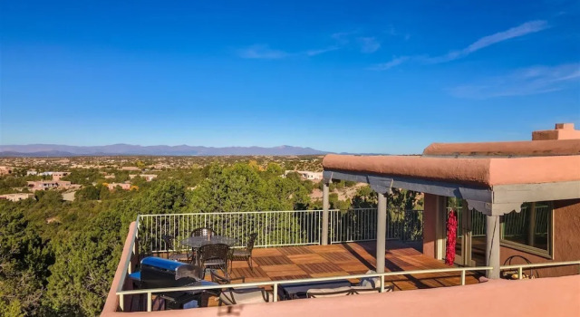 Коттедж с балконом Topaz Mountain in Santa Fe NM