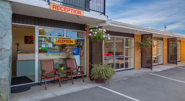Middle Park Motel