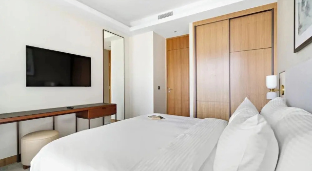 2BR Steps to Burj Khalifa Dubai Mall, Забронировать Апартаменты/квартира Апартаменты Эмирата Дубая, рядом с Hareem Al Sultan Exhibition, Апартаменты/квартира