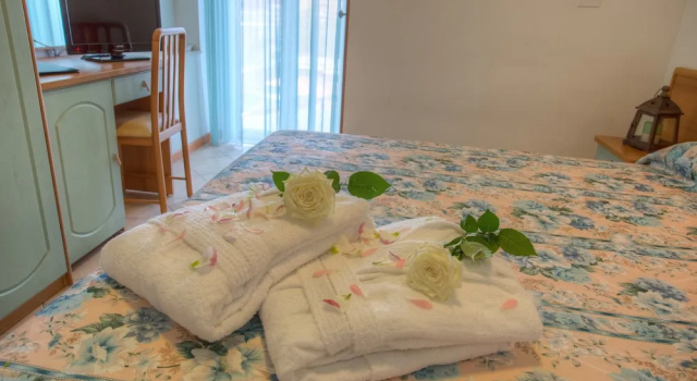 Трёхместный номер Standard с балконом Hotel Tabor