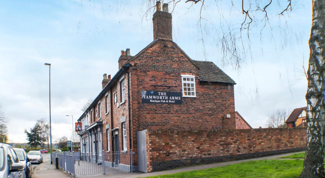 OYO Tamworth Arms Boutique Pub & Hotel, Забронировать Бутик-отель Тамуэрт Стаффордшир, рядом с The Lamb Ground