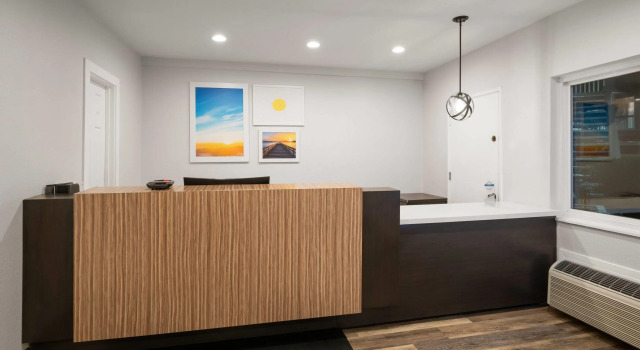 Days Inn by Wyndham Monterey Downtown