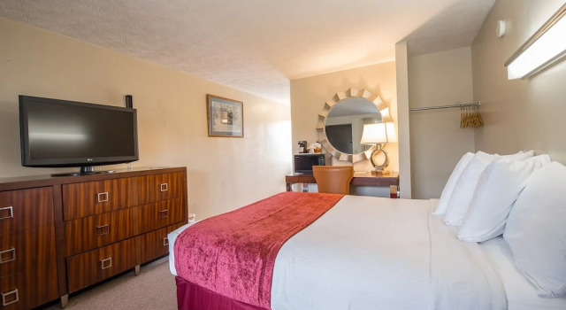 Двухместный люкс с балконом и с видом на горы Townsend River Breeze Inn
