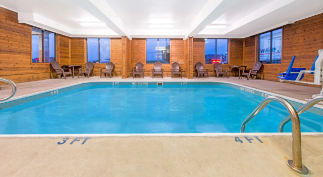 Super 8 by Wyndham Shepherdsville - Louisville South I65, 预订 迷你酒店 谢泼兹维尔 肯塔基州