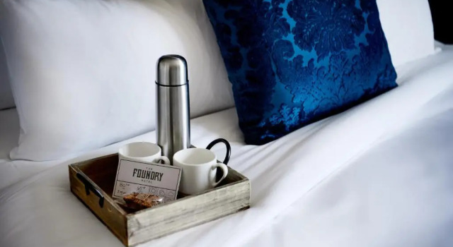 Номер The Foundry для гостей с ограниченными возможностями Foundry Hotel Asheville, Curio Collection By Hilton