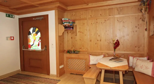 Attractive Holiday Home in Kaltenbach on the Ski-slope, Забронировать Апартаменты/квартира Отели Кальтенбах с парковкой, рядом с SKiOptimal (Хохциллерталь), Парковка