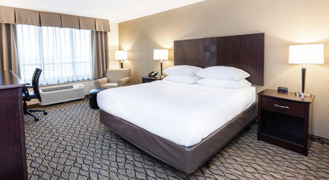 Двухместный номер Premium Holiday Inn St. Louis Airport West Earth City by IHG