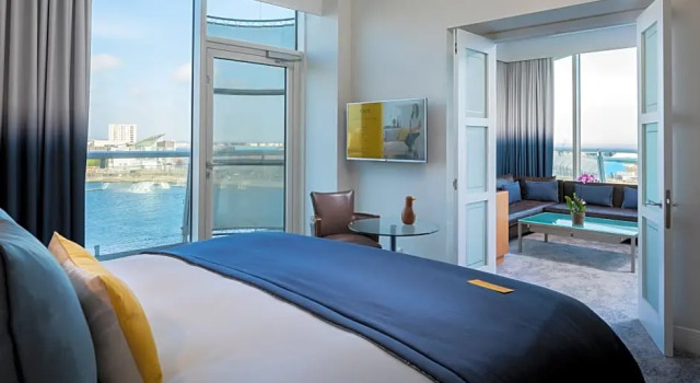 Двухместный люкс c 1 комнатой с видом на гавань voco St. Davids Cardiff by IHG