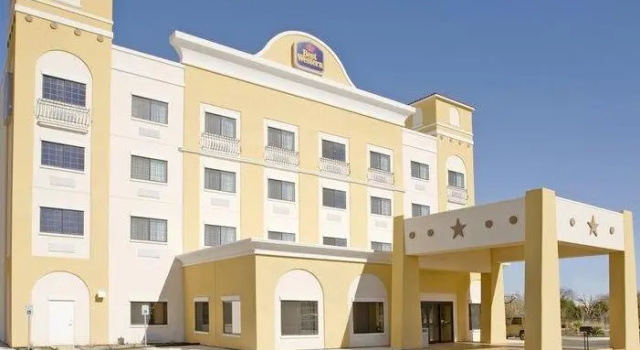 Четырёхместный номер Standard Days Inn by Wyndham Salado