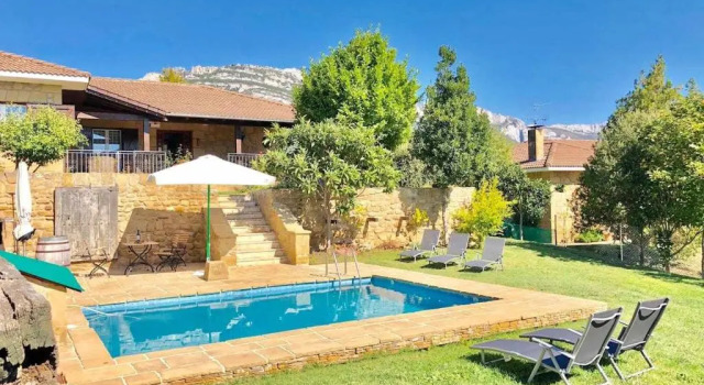 Коттедж Sagasti-Enea Villa con Piscina y Tenis en la Rioja