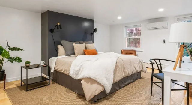 Adelphi I 3BR Ft Greene w Backyard Patio Porch, Забронировать Апартаменты/квартира Отели Нью-Йоркской агломерации с парковкой, Парковка
