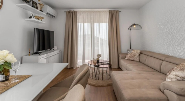 Amazing Apartment in Klenovica With Wifi and 1 Bedrooms, Rezervovat Apartmán Hotely v Klenovica s parkováním, Parkování