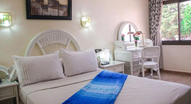 Полулюкс Hotel Parador