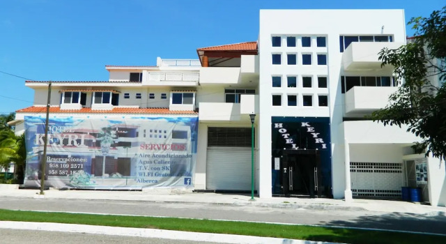 Hotel Keyri, Забронировать Отель Отели Санта-Крус-Уатулько с парковкой, рядом с Пляж Чауэ, Парковка