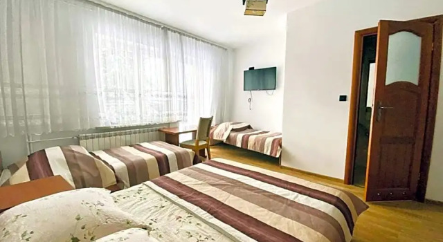 Pokoje Gościnne Letycja, Book Hotel Hotels in Tatras with Parking, Parking