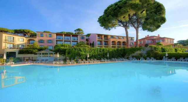 Трёхместный номер Standard с видом на сад Hôtel Les Jardins De Sainte-Maxime