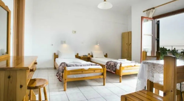 George Studios, Book Hotel Chrisi Akti 