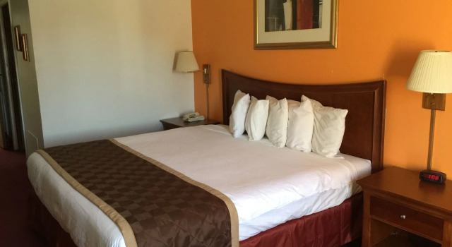 Laketree Inn And Suites Marion, Book Hotel Herrin Illinois