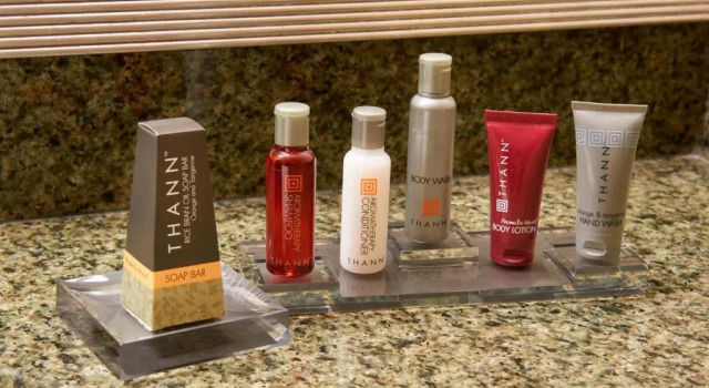 Четырёхместный номер Standard Milwaukee Marriott West