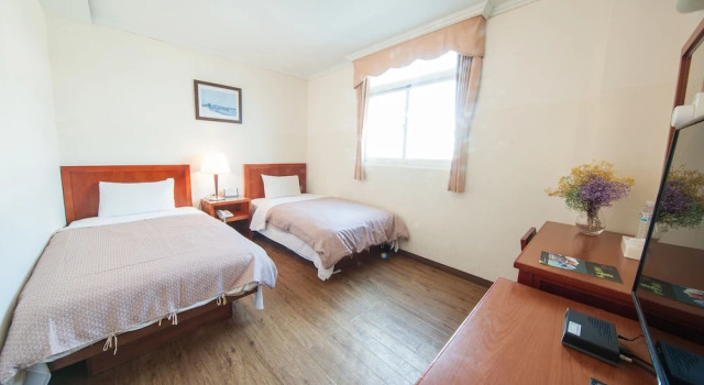 Двухместный номер Business JiaHua Hotel