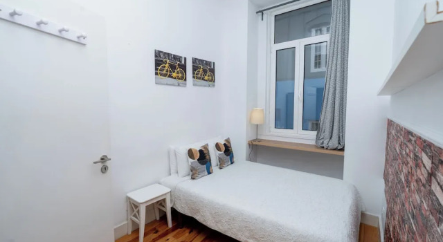 2 Bedroom Apartment Located Heart of Lisbon City