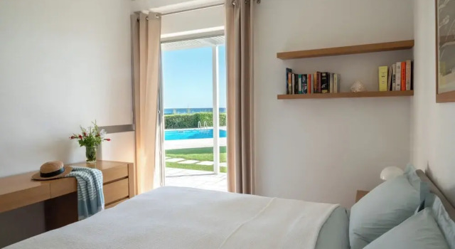 Вилла Paradise Beachfront Villa Athenian Riviera