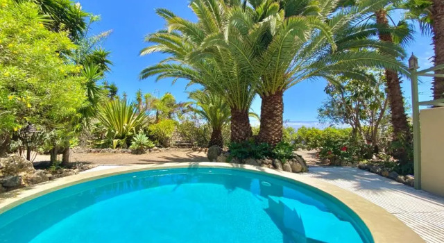Вилла Exclusiva Villa con Piscina Privada, Villa Juandana
