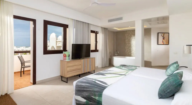 Люкс с балконом Hotel Riu Karamboa - Adults Only - All Inclusive