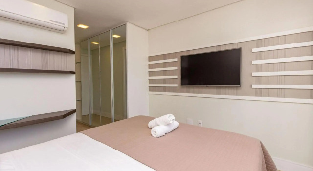 Boulevard Bombinhas 215-C - Sofisticado Apto 3 dorms 6 pessoas Condomínio de Luxo com Piscina Climatizada