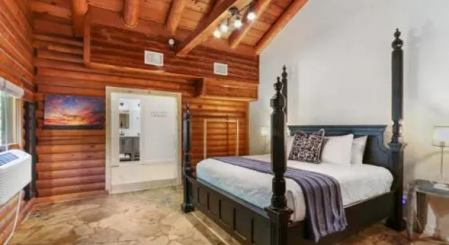 Wimberley Log Cabins Resort and Suites - Unit 7, Забронировать Курортный отель Уимберли Texas Hill Country