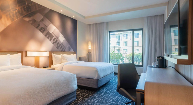 Четырёхместный номер Standard Courtyard by Marriott Thousand Oaks Agoura Hills