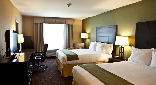 Четырёхместный люкс Holiday Inn Express Hotel & Suites Lansing-Dimondale by IHG