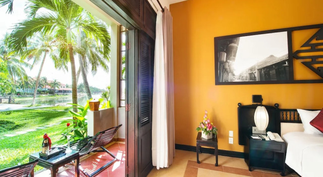 Трёхместный номер Standard с балконом и с видом на сад Hoi An Beach Resort