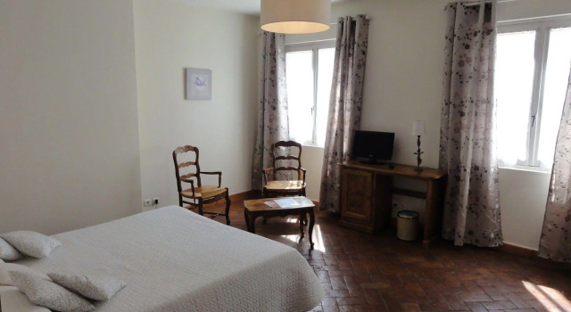 Hôtel les Echevins, Забронировать Отель Тараскон ViaRhona