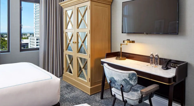 Четырёхместный номер Standard The Citizen Hotel, Autograph Collection